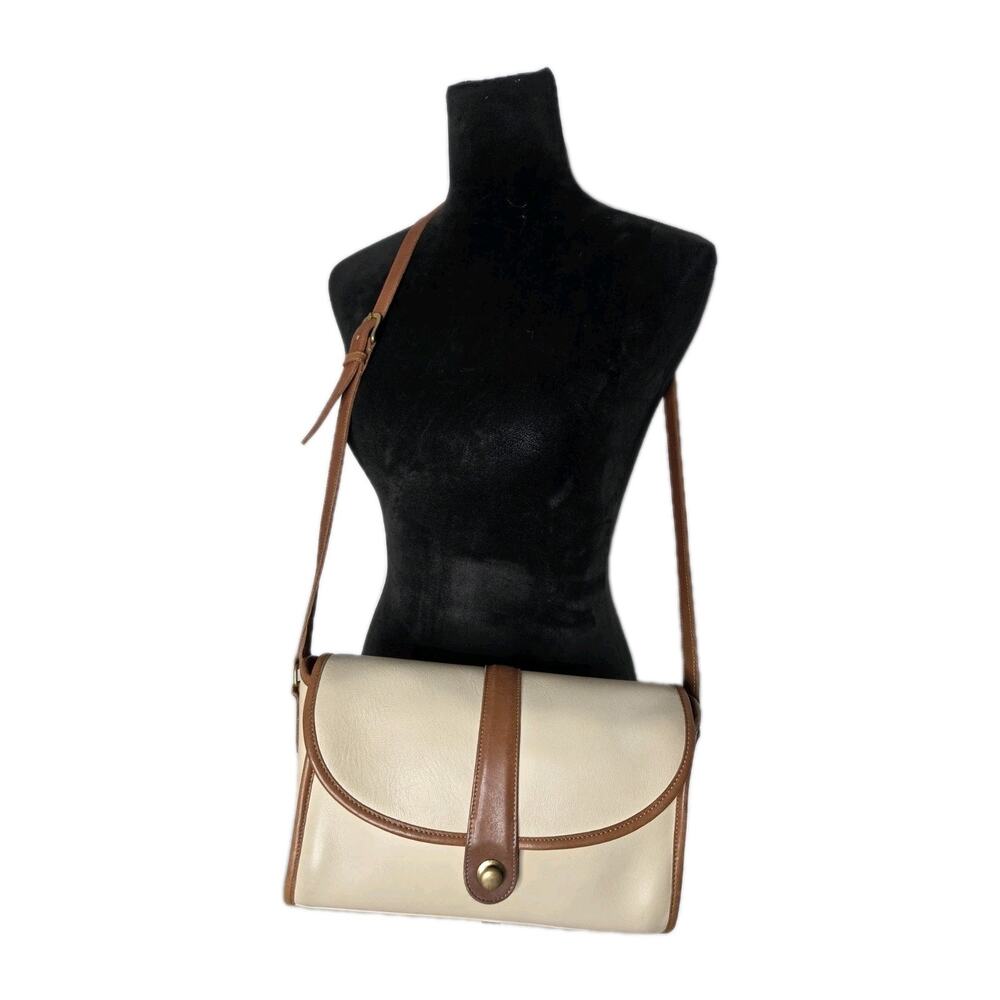 Vintage Coach Spectator Roll Crossbody Bag Cream British Tan Trim 0067 USA